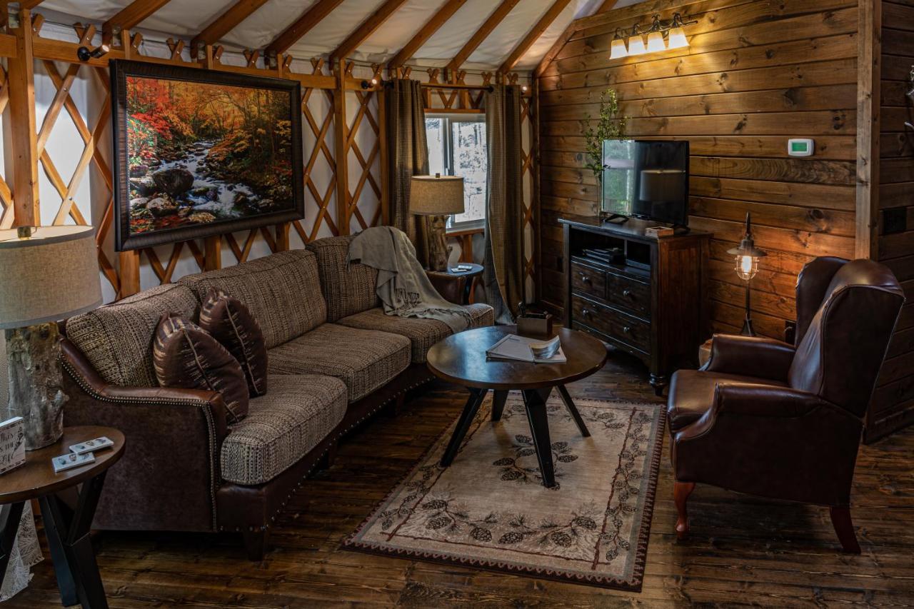 Vila Tranquil Haven Luxy Yurt - Creekside Glamping With Private Hot Tub Topton Exteriér fotografie